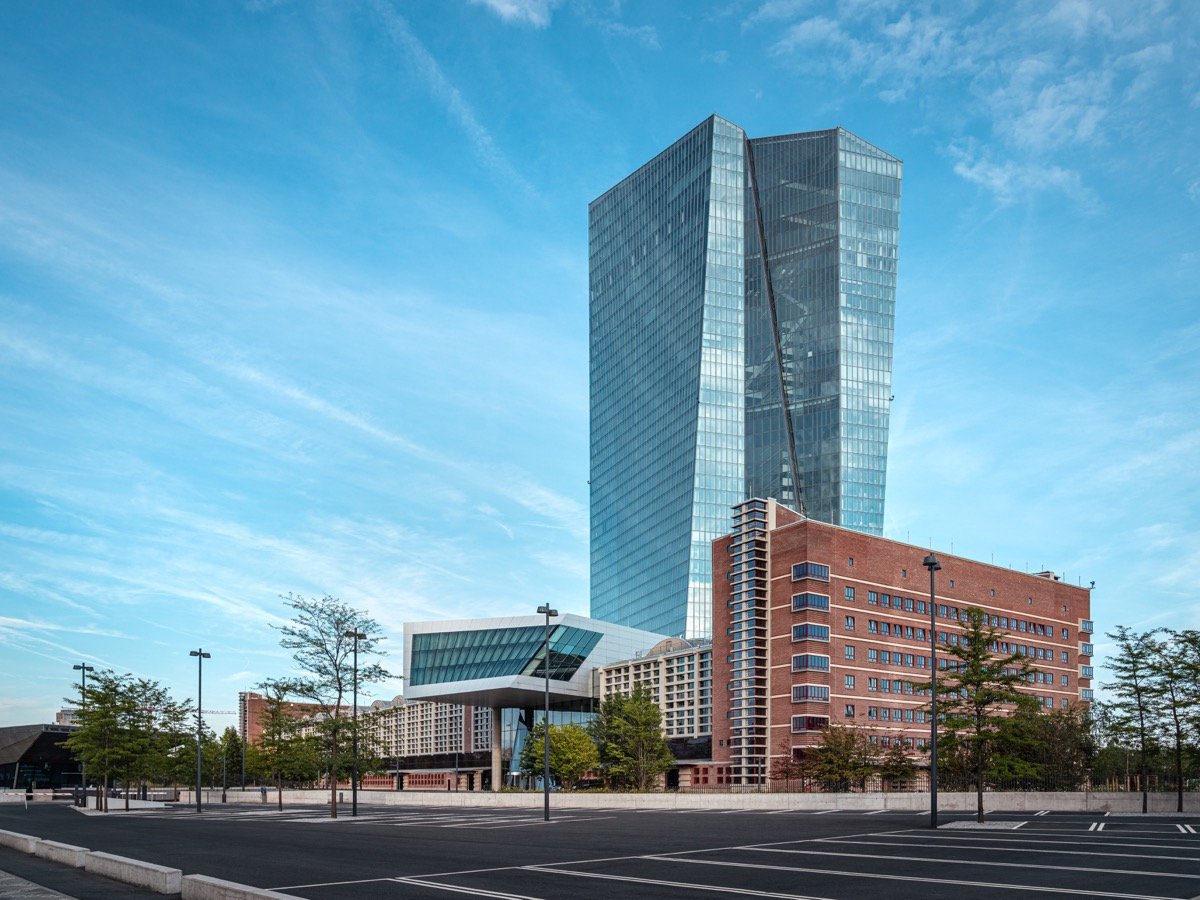 ECB 利率維持 2.25%：央行明知升息不能增加石油，為什麼還不敢放鬆？