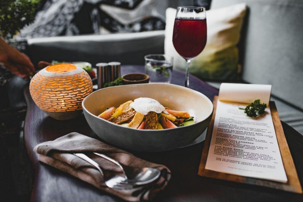 薪水加了,卻好像更窮了——你正在走一條叫做「快樂跑步機」的路